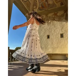 Black Colour BCBALI Ornament Strap Dress - Hvid kjole med blåt broderi 40630 White fra Black Colour