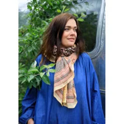 Black Colour BCLIANNE SCARF - Beige/sort tørklæde 208326 Black Floral fra Black Colour