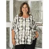 Gozzip GElissa Oversize Blouse - Sort printet bluse G252010 Offwhite-Black-Clay fra Gozzip