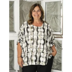 Gozzip GElissa Oversize Blouse - Sort printet bluse G252010 Offwhite-Black-Clay fra Gozzip