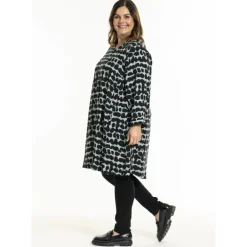 Gozzip GFreia Tunic - Sort/mintgrøn printet tunika G245059 Aqua animal fra Gozzip