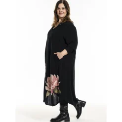 Gozzip GHenny Dress - Sort kjole med pink blomst G246019 Black fra Gozzip