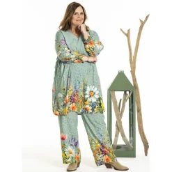 Gozzip GIly Tunic - Mintgrøn tunika med blomster G251026 Green fra Gozzip