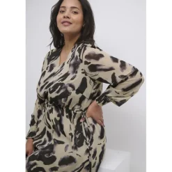 Kaffe Curve KCfiona Dress - Sort/beige/lilla printet kjole 10581780 Black/Feather Grey fra Kaffe Curve