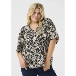 Kaffe Curve KChaliah Flared Blouse - Sort/beige printet bluse 10583039 Black/Light Beige fra Kaffe Curve