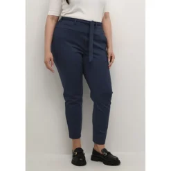 Kaffe Curve KCjenna Belt Pant - Marineblå buks med bælte 10582254 Midnight Marine fra Kaffe Curve