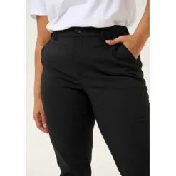 Kaffe Curve KClora Pants - Sort buks 10582651 Black Deep fra Kaffe Curve