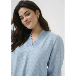Kaffe Curve KCvitana Blouse - Lyseblå bluse 10583036 Soft Chambray fra Kaffe Curve
