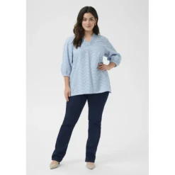 Kaffe Curve KCvitana Blouse - Lyseblå bluse 10583036 Soft Chambray fra Kaffe Curve