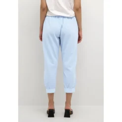Kaffe Naya Capri Pants - Lyseblå buks 10502803 Windsurfer fra Kaffe