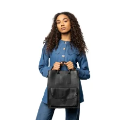 RE:DESIGNED Felicia - Sort skindtaske 6132 Black fra RE:DESIGNED