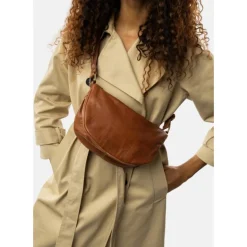 RE:DESIGNED Hally Small - Skindtaske 6321 Walnut fra RE:DESIGNED