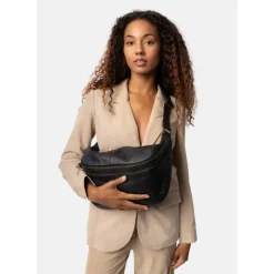 RE:DESIGNED Jina - Black bumbag 6446 Black fra RE:DESIGNED
