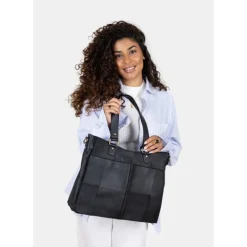 RE:DESIGNED Liva - Sort taske 5426 Black fra RE:DESIGNED