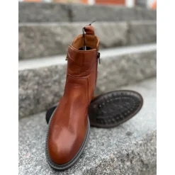 Shoedesign Copenhagen CLAUDIA - Brun kort støvle S232-1017-001-01 Brandy fra Shoedesign Copenhagen