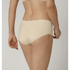 Triumph Aura Spotlight Maxi - Trusse 10207997 Creamy Dream fra Triumph