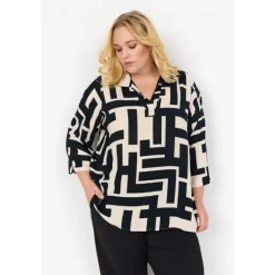 Wasabi WA-ALVA 1 - Sort printet bluse W10325 Black fra Wasabiconcept