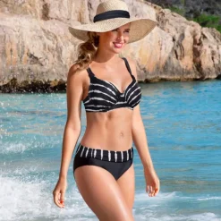 Wiki Full Cup bikini Top - Sort/Hvid bikini overdel 461-3467 Kreta fra WIKI