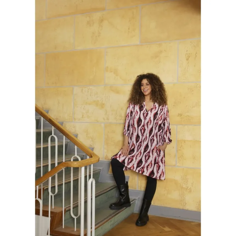 Zhenzi Enzi 650 Tunic 3/4 - Pink mønstret tunika 200650 Cherry blossom fra Zhenzi