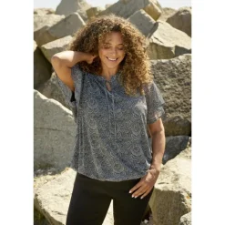 Zhenzi Gabi 739-Blouse S/S - Sort printet bluse 200739 09000 Black fra Zhenzi